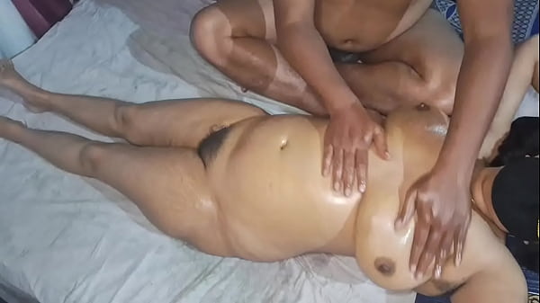 Bokep India Bhabhi Ngangkang Dapat Pijit Bugil