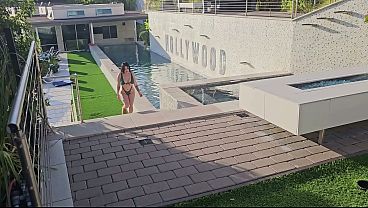 Tante Latin Bokong Besar Tokyo Lynn Ngentot Di Kolam Hollywood Hills