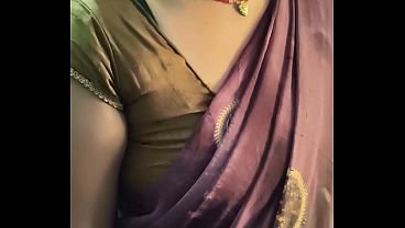 Hei, Gue Suka Banget Sama Ibu Rumah Tangga India, Seksi Banget Bikin Pengen Main-main.