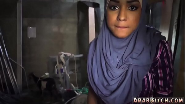 Malam Pertama Ala Arab, Si Ed Kaya Raya Goyangin Pantat Montok Di Titik Jatuh 23km Dari Markas.