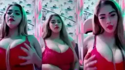 Fika Remes-remes Tetek Bikin Basah Kuyup