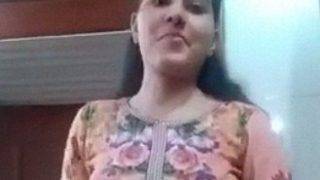 Pramugari Pakistan Seksi Bugil Sendirian, Goyang-goyang Panas Di Kamar Pesawat