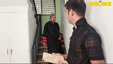 Arab Bhabhi Lagi Ngentot Sama Pelanggan