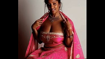 Cewek India Murahan Ini Ketagihan Di-gebuk Duburnya Sama Dua Kontol Putih Gede (buatan Ai)
