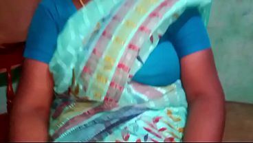 Ibu Rumah Tangga India Bergairah Main Seru Dengan Bocah Tamil.